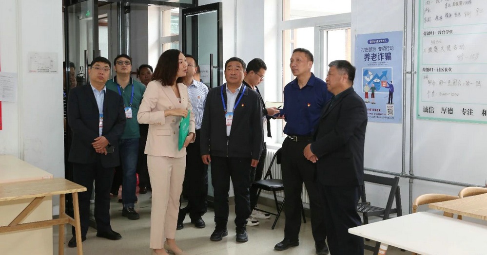 区政协“加强基层公共卫生应急管理体系建设”专题调研组赴中仓社区、东方小学校开展调研活动