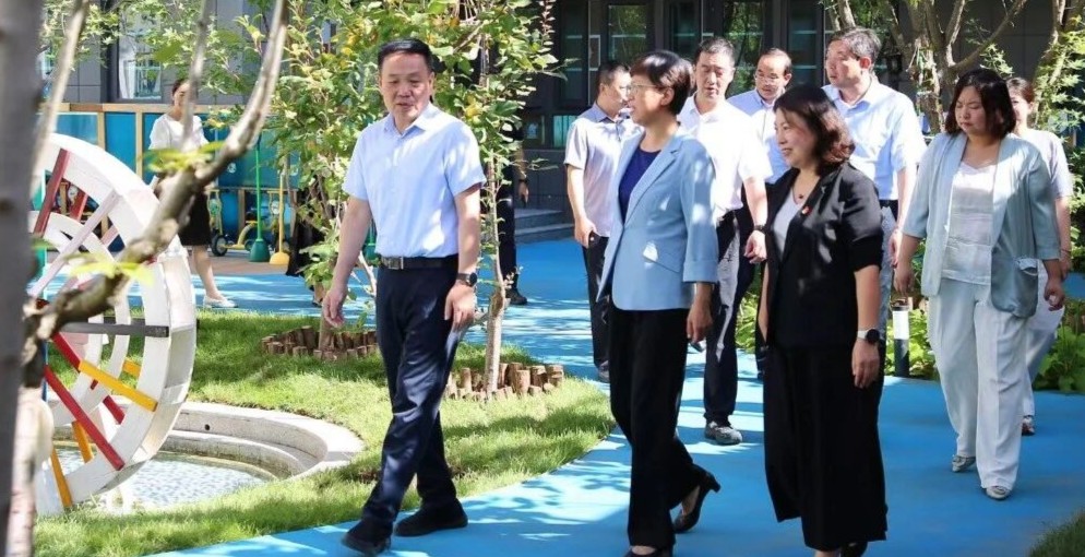 区政协领导开展教师节走访慰问活动