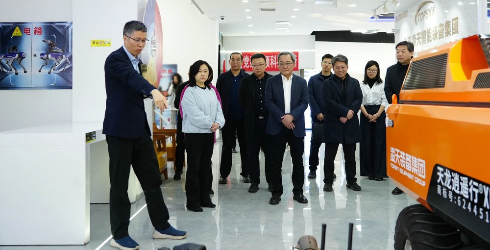 区政协开展走访调研活动 关注委员工作站建设与委员...